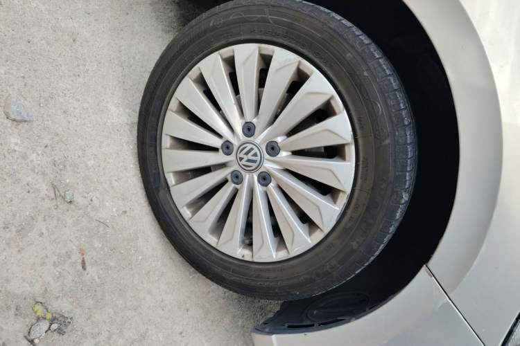 Used Volkswagen Lavida 2018 280TSI DSG Comfort Edition China V Standard Right Front Wheel Hub