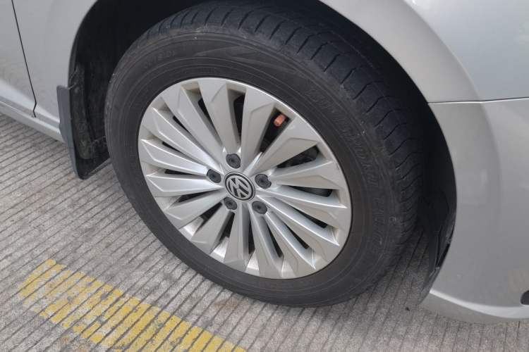Used Volkswagen Lavida 2018 280TSI DSG Comfort Edition China V Standard Right Front Wheel Hub