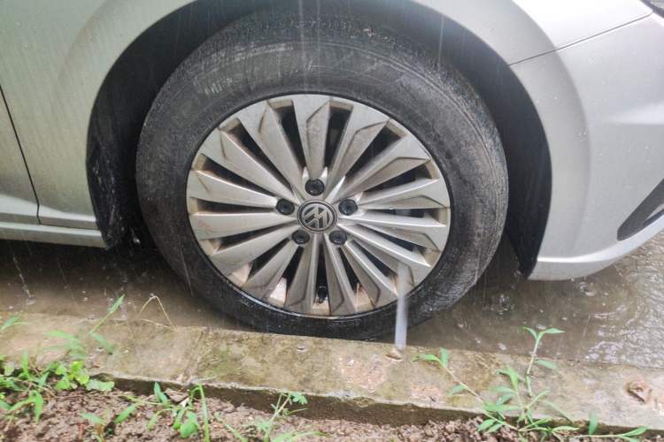 Used Volkswagen Lavida 2018 1.5L Automatic Comfort Edition China V Standard Right Front Wheel Hub