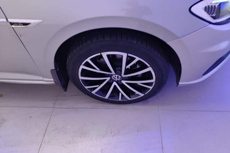 Used Volkswagen Lavida 2018 280TSI DSG Comfort Edition China V Standard Right Front Wheel Hub