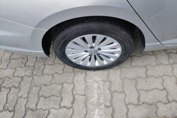 Used Volkswagen Lavida 2018 280TSI DSG Comfort Edition China V Standard Right Rear Wheel Hub