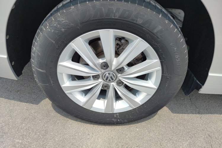 Used Volkswagen Lavida 2018 1.5L Automatic Fashion Edition China V Standard Right Rear Wheel Hub