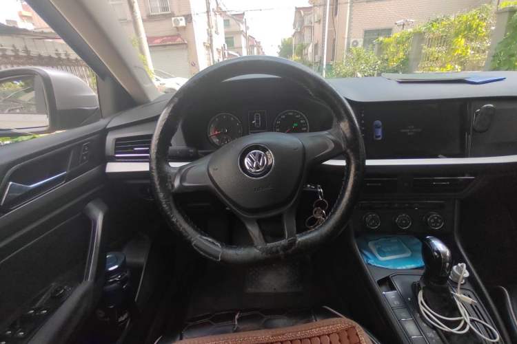 Used Volkswagen Lavida 2018 1.5L Automatic Fashion Edition China V Standard Steering Wheel