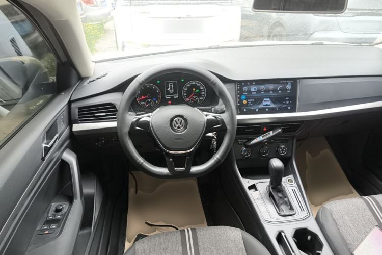 Used Volkswagen Lavida 2018 1.5L Automatic Fashion Edition China V Standard Steering Wheel