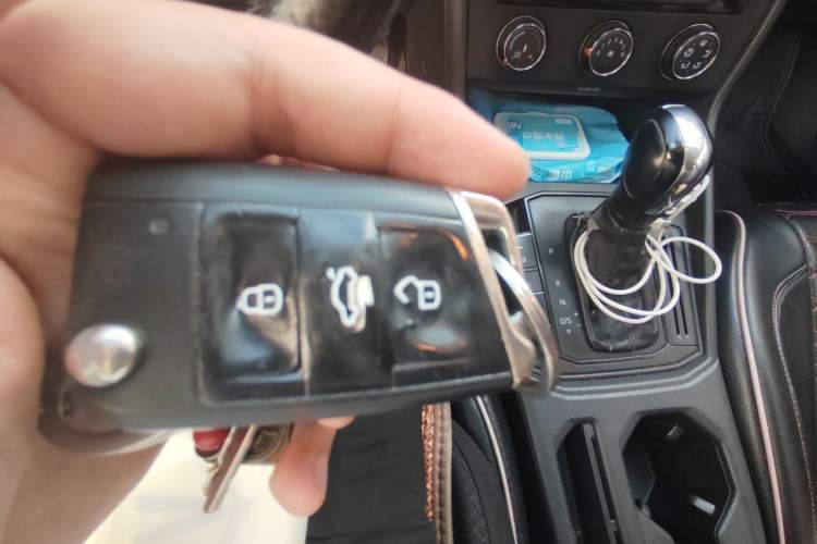 Used Volkswagen Lavida 2018 1.5L Automatic Fashion Edition China V Standard Vehicle Key