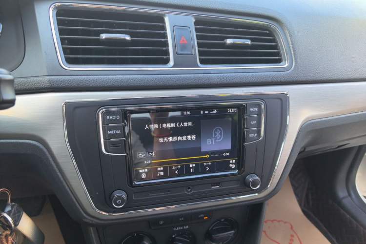Used Volkswagen Lavida 2018 Classic 1.5L Automatic Fashion Edition China VI Standard Audio And AC Panel