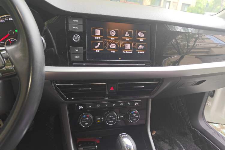 Used Volkswagen Lavida 2018 Hatchback 280TSI DSG Luxury Edition China V Standard Audio And AC Panel