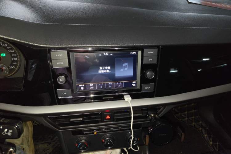 Used Volkswagen Lavida 2018 1.5L Automatic Comfort Edition China V Standard Audio And AC Panel