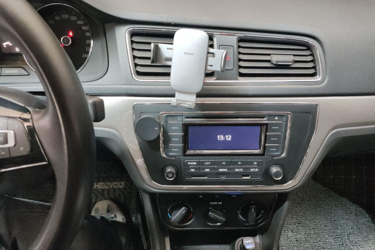 Used Volkswagen Lavida 2018 Classic 1.5L Manual Comfort Edition China VI Standard Audio And AC Panel
