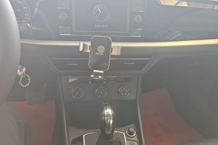 Used Volkswagen Lavida 2018 1.5L Automatic Comfort Edition China V Standard Audio And AC Panel