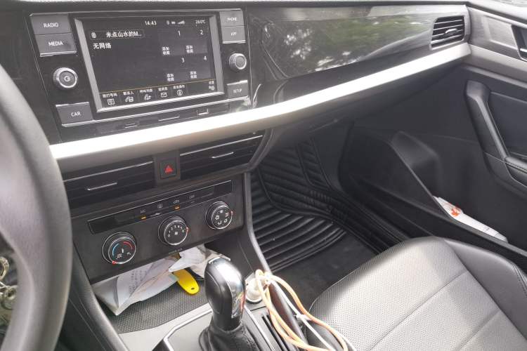 Used Volkswagen Lavida 2018 1.5L Automatic Comfort Edition China V Standard Audio And AC Panel