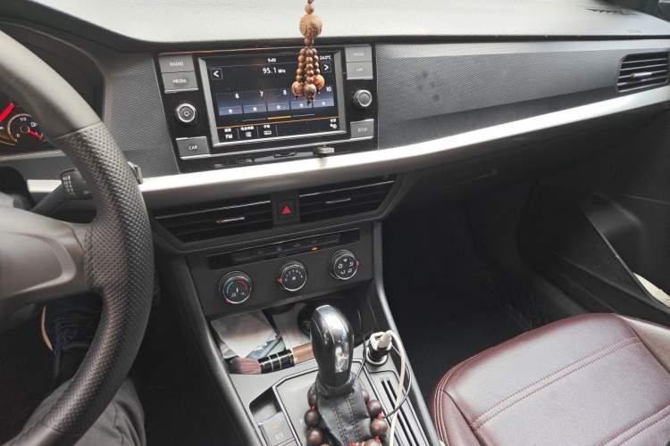 Used Volkswagen Lavida 2018 1.5L Automatic Fashion Edition China V Standard Audio And AC Panel
