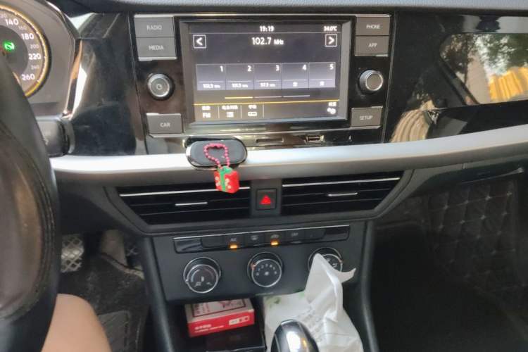 Used Volkswagen Lavida 2018 1.5L Automatic Comfort Edition China V Standard Audio And AC Panel
