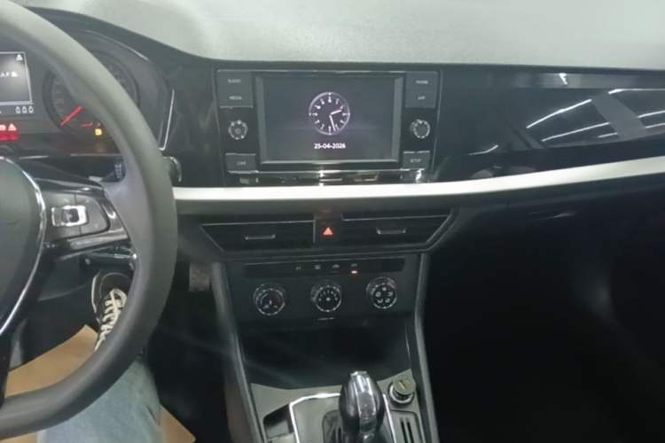 Used Volkswagen Lavida 2018 1.5L Automatic Comfort Edition China V Standard Audio And AC Panel