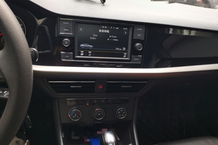 Used Volkswagen Lavida 2018 1.5L Automatic Comfort Edition China V Standard Audio And AC Panel