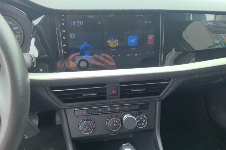 Used Volkswagen Lavida 2018 1.5L Automatic Comfort Edition China V Standard Audio And AC Panel