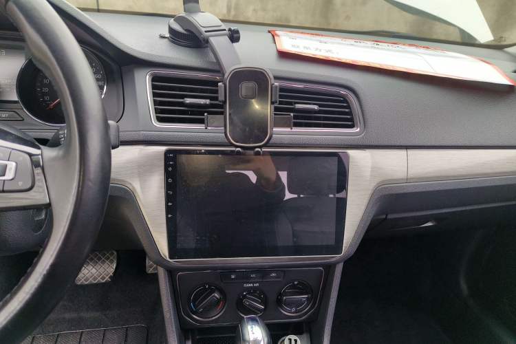 Used Volkswagen Lavida 2018 Classic 1.5L Automatic Comfort Edition China VI Standard Audio And AC Panel