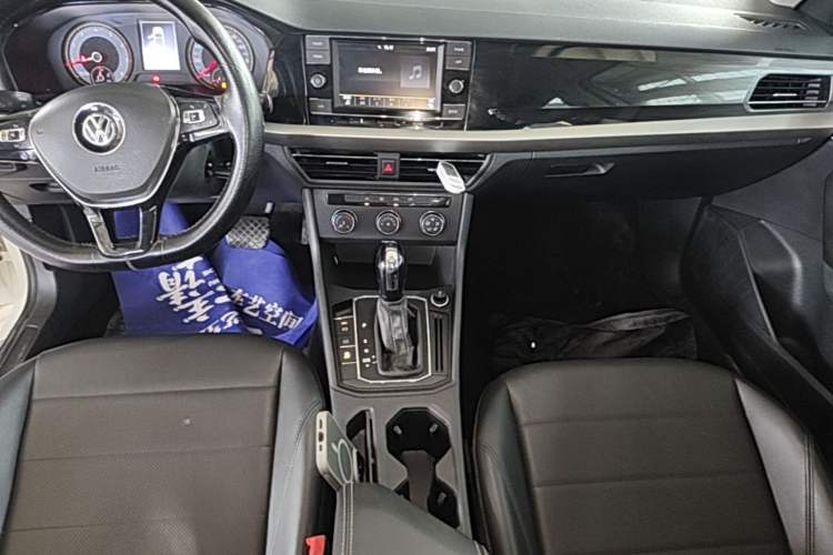 Used Volkswagen Lavida 2018 1.5L Automatic Comfort Edition China V Standard Audio And AC Panel