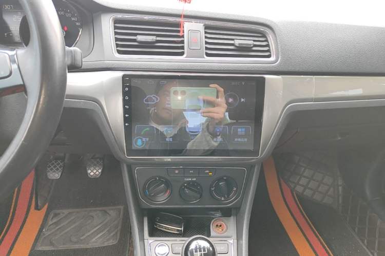 Used Volkswagen Lavida 2018 Classic 1.5L Manual Comfort Edition China VI Standard Audio And AC Panel