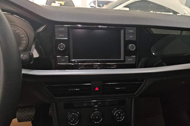 Used Volkswagen Lavida 2018 280TSI DSG Comfort Edition China V Standard Audio And AC Panel