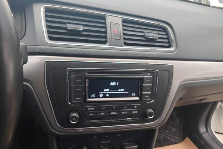 Used Volkswagen Lavida 2018 Classic 1.5L Automatic Comfort Edition China VI Standard Audio And AC Panel