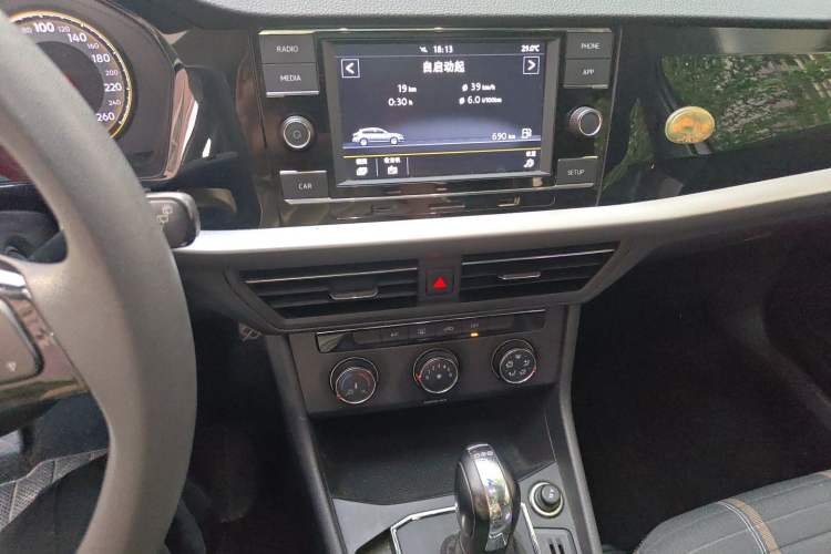 Used Volkswagen Lavida 2018 Hatchback 200TSI DSG Comfort Edition China V Standard Audio And AC Panel
