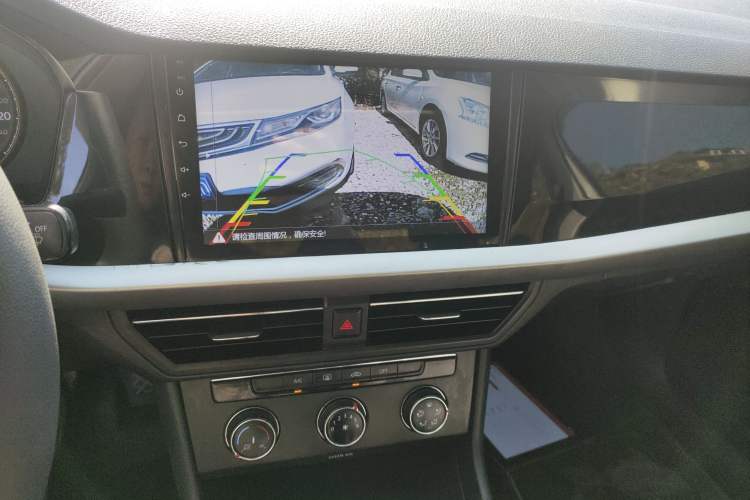 Used Volkswagen Lavida 2018 1.5L Automatic Comfort Edition China V Standard Audio And AC Panel