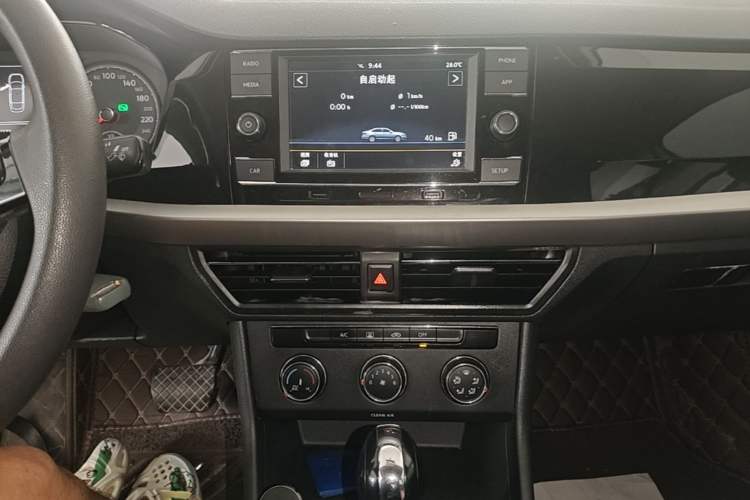 Used Volkswagen Lavida 2018 1.5L Automatic Comfort Edition China V Standard Audio And AC Panel