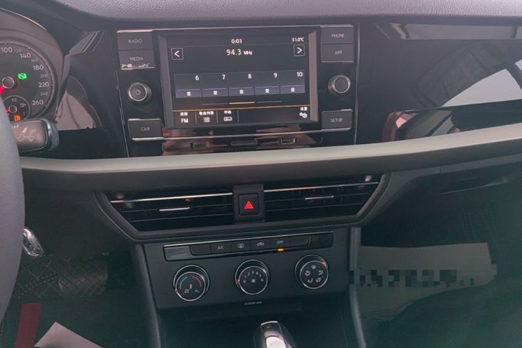 Used Volkswagen Lavida 2018 1.5L Automatic Comfort Edition China V Standard Audio And AC Panel