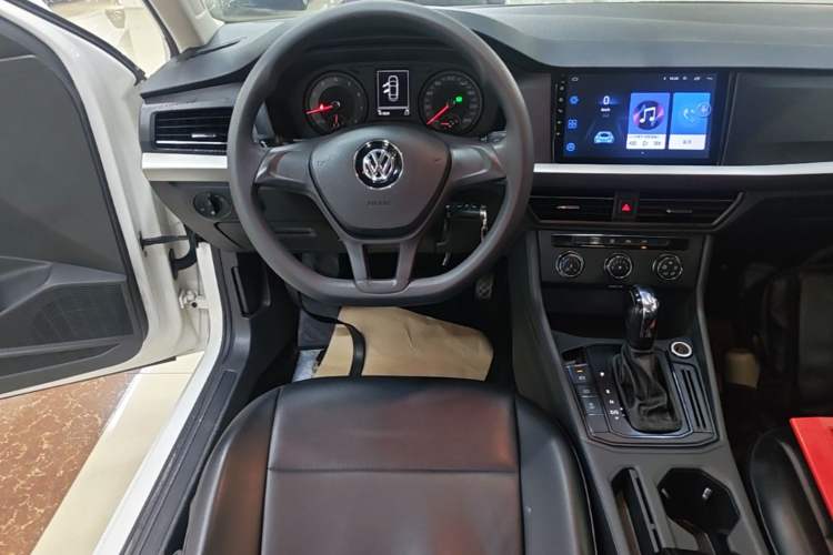 Used Volkswagen Lavida 2018 1.5L Automatic Fashion Edition China V Standard Audio And AC Panel