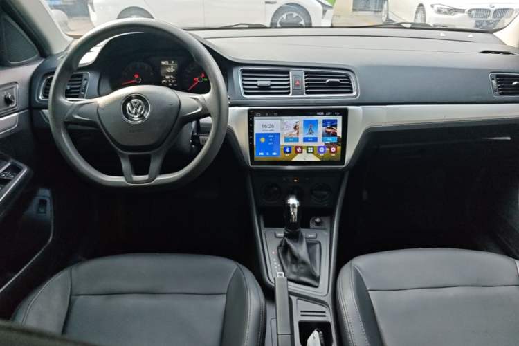 Used Volkswagen Lavida 2018 Classic 1.5L Automatic Fashion Edition China VI Standard Center Console