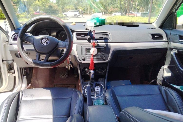 Used Volkswagen Lavida 2018 Classic 1.5L Automatic Fashion Edition China VI Standard Center Console