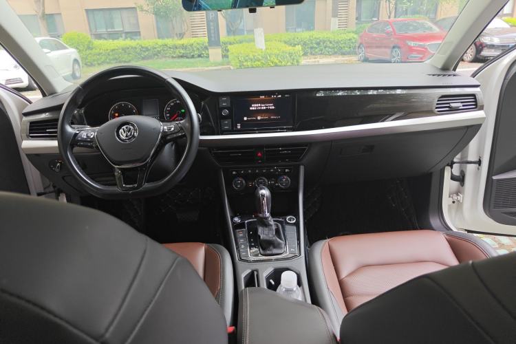 Used Volkswagen Lavida 2018 Hatchback 280TSI DSG Luxury Edition China V Standard Center Console