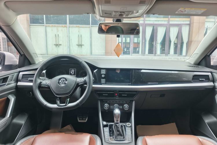 Used Volkswagen Lavida 2018 Hatchback 280TSI DSG Luxury Edition China V Standard Center Console