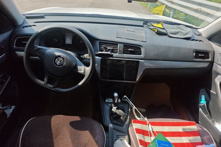 Used Volkswagen Lavida 2018 Classic 1.5L Automatic Fashion Edition China VI Standard Center Console