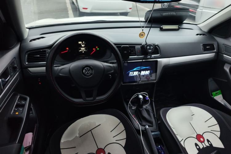 Used Volkswagen Lavida 2018 Classic 1.5L Automatic Fashion Edition China VI Standard Center Console