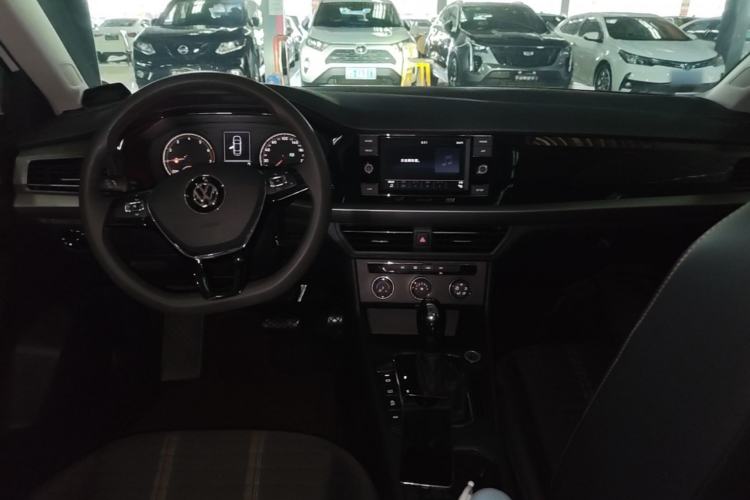 Used Volkswagen Lavida 2018 Hatchback 280TSI DSG Comfort Edition China V Standard Center Console