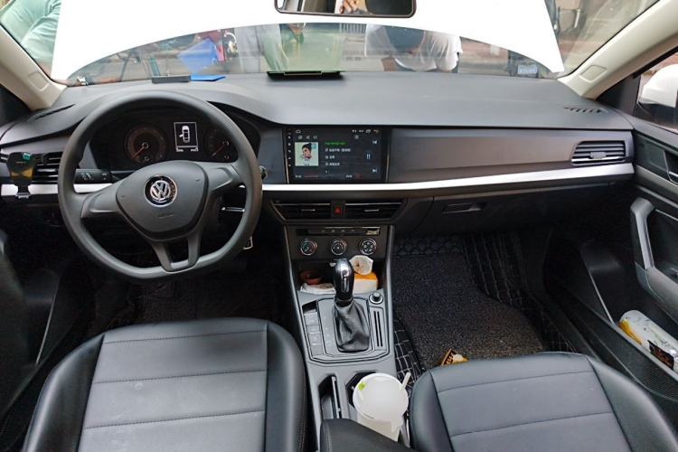 Used Volkswagen Lavida 2018 1.5L Automatic Fashion Edition China V Standard Center Console