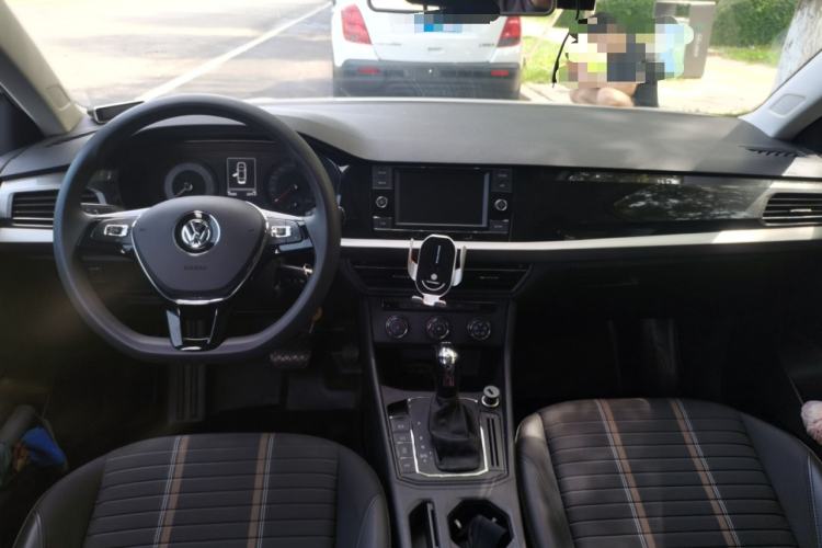 Used Volkswagen Lavida 2018 Hatchback 200TSI DSG Comfort Edition China V Standard Center Console