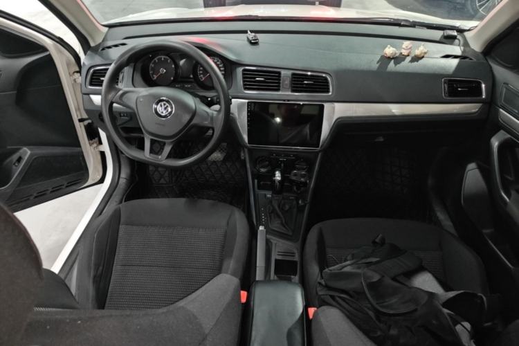 Used Volkswagen Lavida 2018 Classic 1.5L Automatic Fashion Edition China VI Standard Center Console