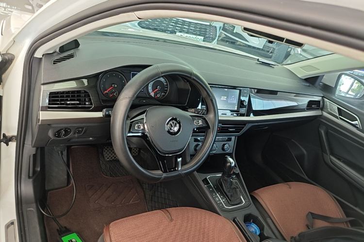 Used Volkswagen Lavida 2018 Hatchback 280TSI DSG Comfort Edition China V Standard Center Console