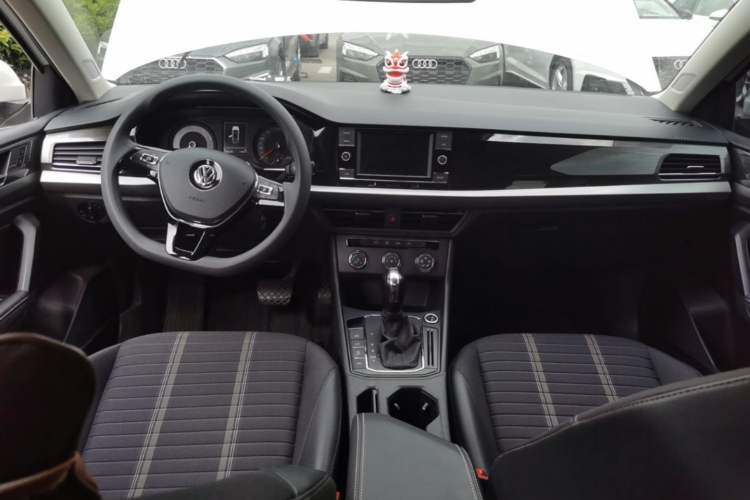 Used Volkswagen Lavida 2018 280TSI DSG Comfort Edition China V Standard Center Console