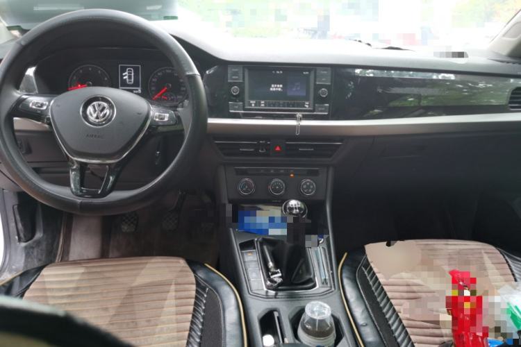 Used Volkswagen Lavida 2018 1.5L Manual Comfort Edition China V Standard Center Console