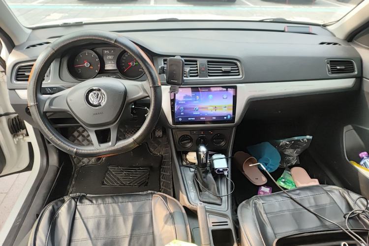 Used Volkswagen Lavida 2018 Classic 1.5L Automatic Fashion Edition China VI Standard Center Console