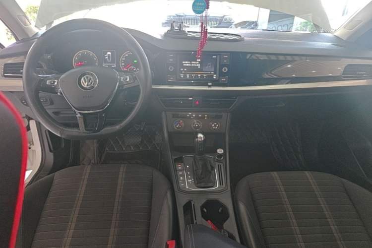 Used Volkswagen Lavida 2018 Hatchback 280TSI DSG Comfort Edition China V Standard Center Console