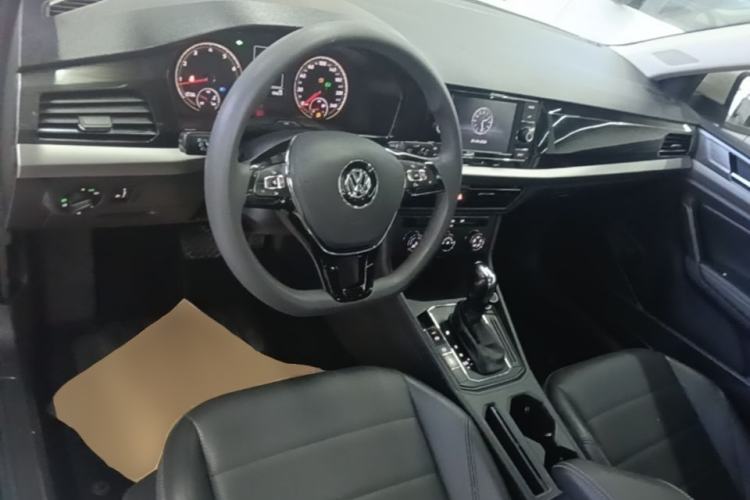 Used Volkswagen Lavida 2018 1.5L Automatic Comfort Edition China V Standard Center Console