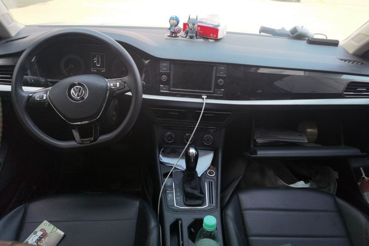 Used Volkswagen Lavida 2018 1.5L Automatic Comfort Edition China V Standard Center Console
