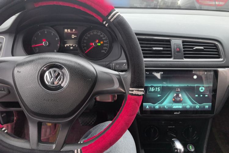 Used Volkswagen Lavida 2018 Classic 1.5L Automatic Fashion Edition China VI Standard Center Console