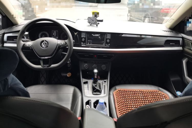 Used Volkswagen Lavida 2018 1.5L Automatic Comfort Edition China V Standard Center Console
