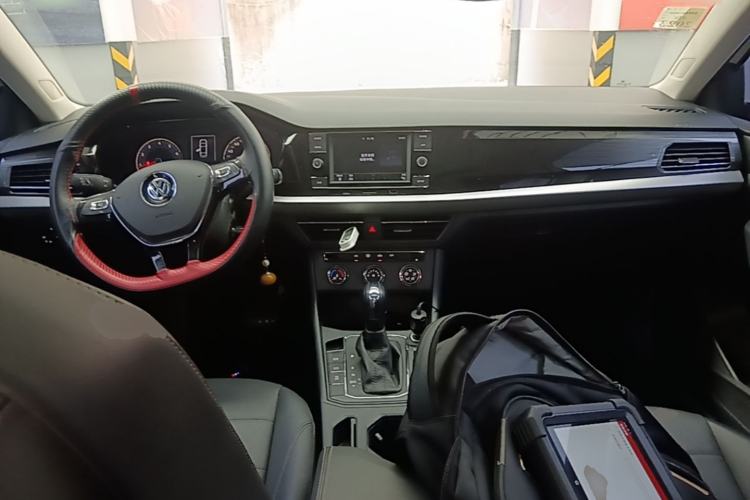 Used Volkswagen Lavida 2018 1.5L Automatic Comfort Edition China V Standard Center Console
